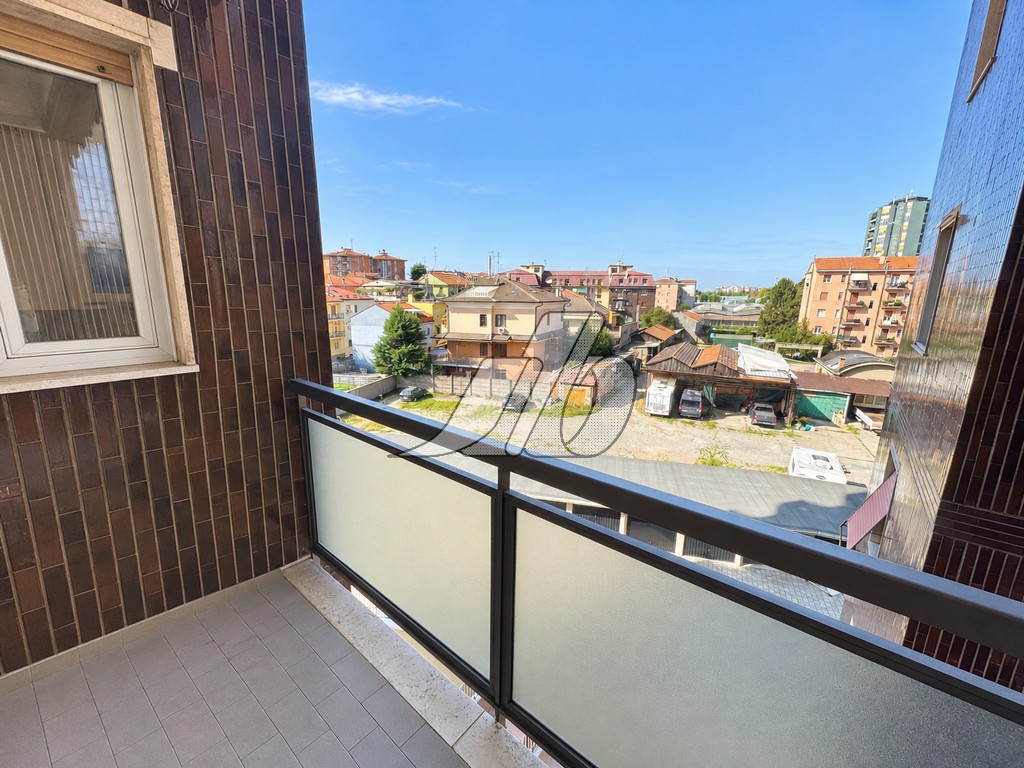 15. A532 – BALCONE1A