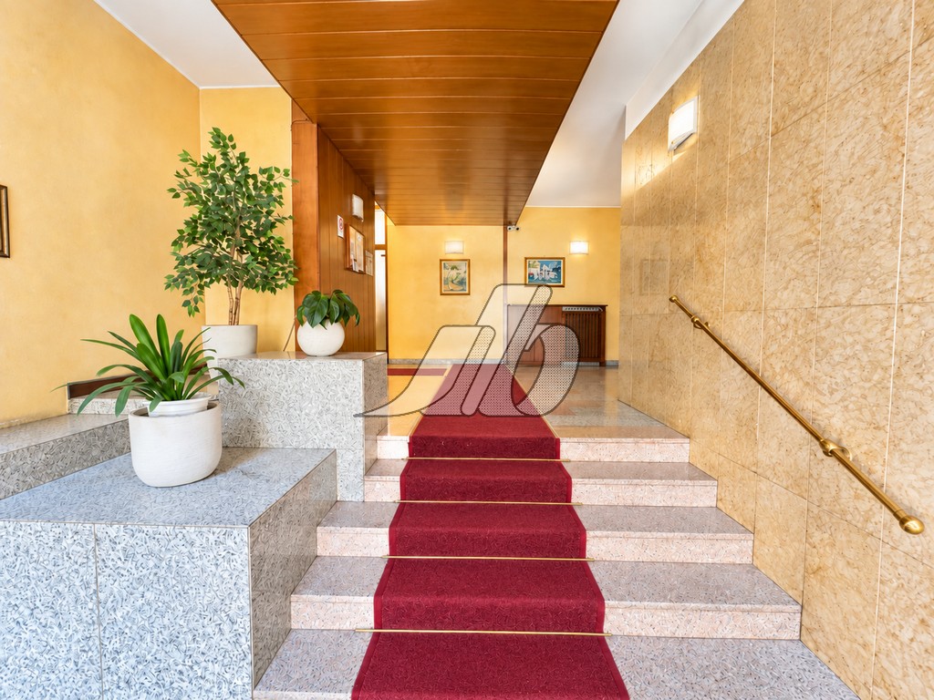 24. B476 – INTERNO