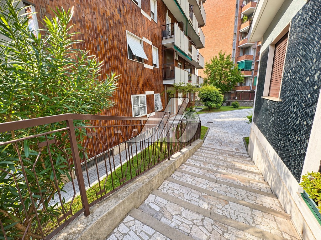 29. B475 – CORTILE CONDOMINIALE1E
